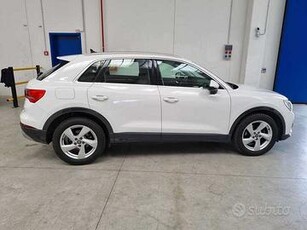 AUDI Q3 35 TDI S tronic Business Advanced