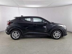 TOYOTA C-HR 1.8H (98CV) E-CVT Business