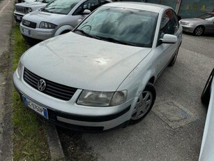 VOLKSWAGEN Passat 1.9 TDI 110 CV cat Diesel