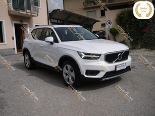 VOLVO XC40 B4 AWD Geartronic Momentum Pro Elettrica/Benzina