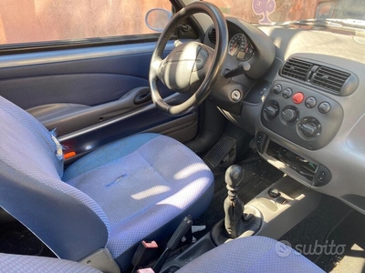 Usato 2001 Fiat 600 Benzin (800 €)