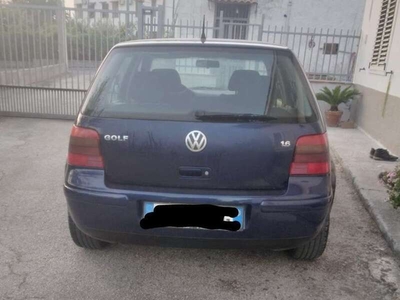 Usato 2002 VW Golf IV 1.6 Benzin 105 CV (2.200 €)
