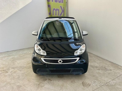 Usato 2013 Smart ForTwo Cabrio 1.0 Benzin 71 CV (8.890 €)