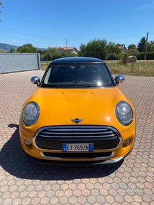 Usato 2015 Mini Cooper 1.5 Benzin 136 CV (12.000 €)