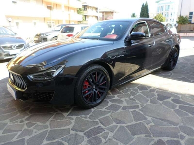 Usato 2018 Maserati Ghibli 3.0 Benzin 349 CV (43.000 €)