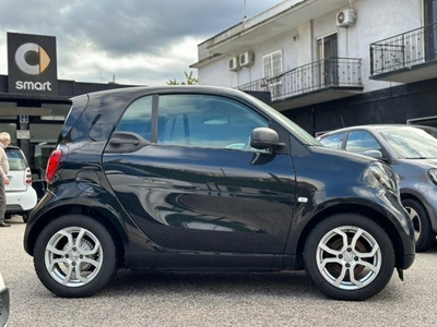 Usato 2015 Smart ForTwo Coupé 1.0 Benzin 71 CV (12.900 €)