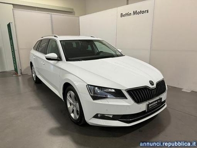 Skoda Superb 2.0 TDI 150 CV SCR DSG Wagon Executive Piove di Sacco