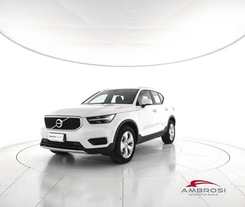 2021 VOLVO XC40