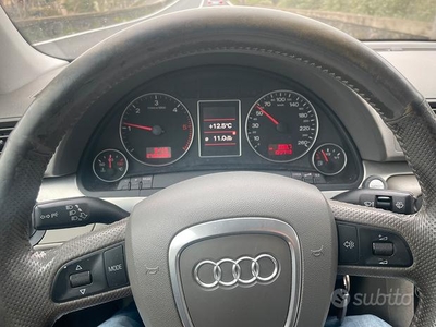 Audi A 4 3.0 V6 quattro