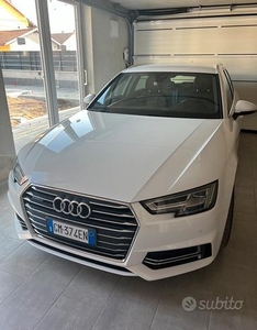 Audi A4 - 2.0 190 cv Sline