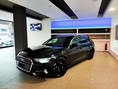 Audi A6 3.0 quattro -TOTAL BLACK-TETTO-NAVI-XENO