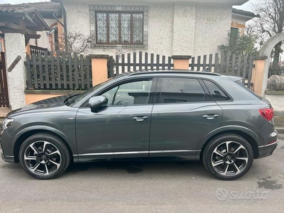 Audi Q3 35 TDI S Tronic Identity Black S-Line