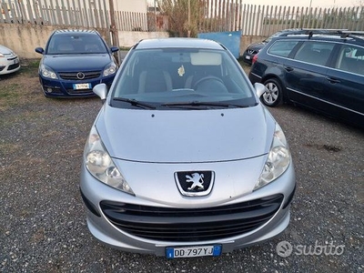 Peugeot 207 1.4 benzina neopatentati