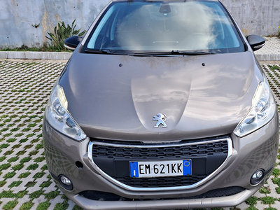 Peugeot 208 1.2 benzina navigatore