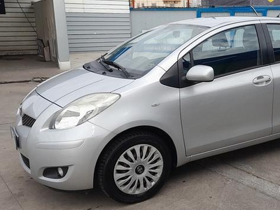 Toyota Yaris 1.0 5 porte 120000km certificati