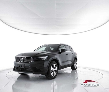 2024 VOLVO XC40