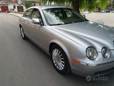 Jaguar s type 2.7 d executive