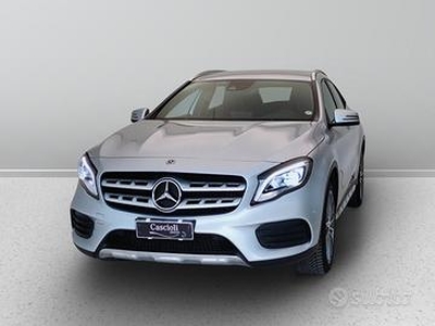 MERCEDES-BENZ GLA-X156 2017 - GLA 200 d Premium 4m