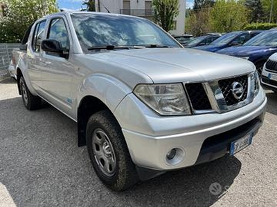 Nissan Navara d.cab 2.5 dci SE 174cv 4x4