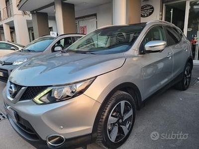 Nissan Qashqai 1.5 dCi 360 KM 74000 TETTO PANORAMI