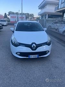 Renault Clio 1.2 GPL 5 porte per neo patentato