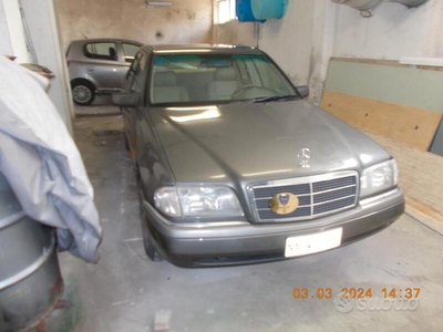 Usato 1994 Mercedes C180 1.8 Benzin (12.000 €)