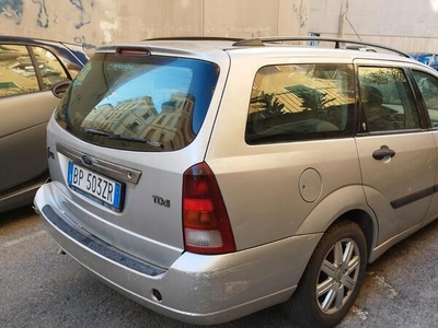 Usato 2001 Ford Focus 1.8 Diesel 90 CV (800 €)