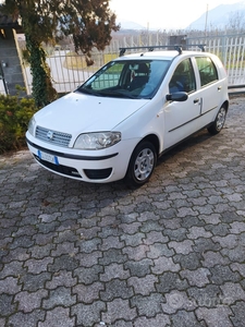 Usato 2004 Fiat Punto 1.2 Benzin 60 CV (1.800 €)