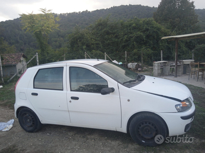 Usato 2005 Fiat Punto 1.2 Benzin 60 CV (1.300 €)