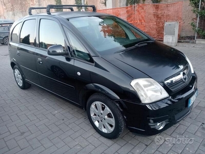 Usato 2006 Opel Meriva 1.2 Benzin 75 CV (1.000 €)