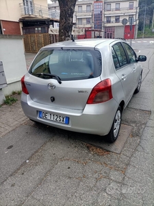 Usato 2007 Toyota Yaris 1.0 Benzin 68 CV (3.200 €)