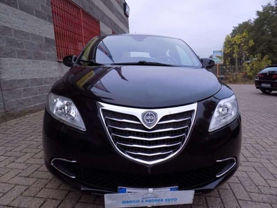 Usato 2013 Lancia Ypsilon 1.2 Benzin 69 CV (9.000 €)