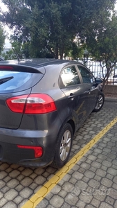 Usato 2015 Kia Rio 1.2 Benzin (7.000 €)