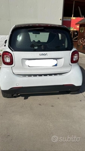 Usato 2015 Smart ForTwo Coupé 1.0 Benzin 71 CV (7.000 €)