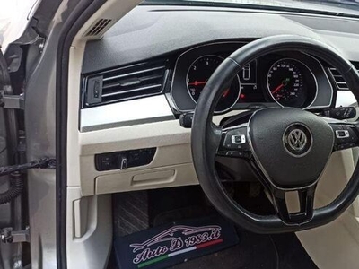 Usato 2015 VW Passat 1.6 Diesel 121 CV (9.900 €)