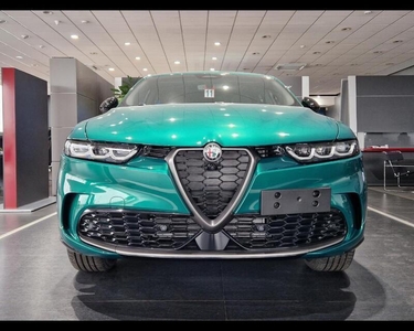 Usato 2023 Alfa Romeo Crosswagon 1.3 El_Hybrid 280 CV (53.900 €)
