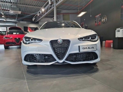 Usato 2023 Alfa Romeo Giulia 2.0 Benzin 280 CV (58.900 €)