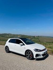 VW Golf GTI 7.5 Performance