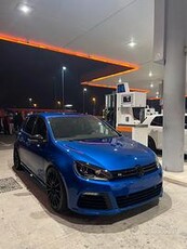 Golf VI R 272cv