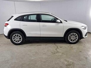 MERCEDES-BENZ GLA 180 d Automatic Business Extra