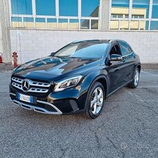 Mercedes-Benz GLA 220 Diesel Business 4Matic AT 17