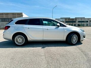 Opel Astra Leggi Tutto