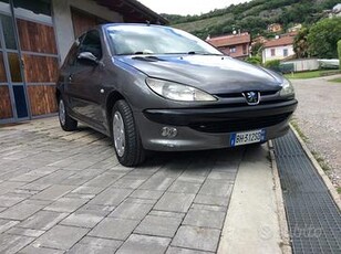 Peugeot 206 neopatentato