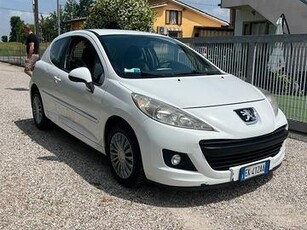 Peugeot 207 - 2011