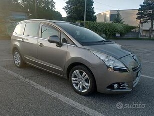 Peugeot 5008 7 posti 2.0 diesel anno 2011