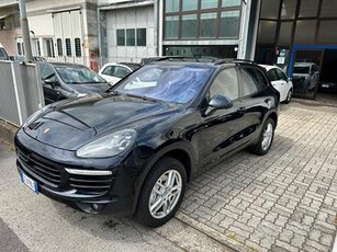 Porsche Cayenne FULL OPT. 3.0d CV250 restyling