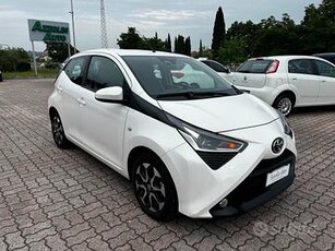 TOYOTA AYGO 1.0 BENZ KM 32.690 SI A NEOPATENTATI