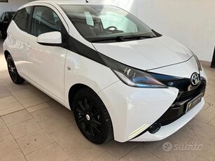 Toyota Aygo 1.0 VVT-i 5 porte x-play NEOPATENTATI