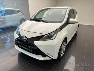 TOYOTA Aygo 1.0 VVT-i 69 CV 5 porte x-play mmt