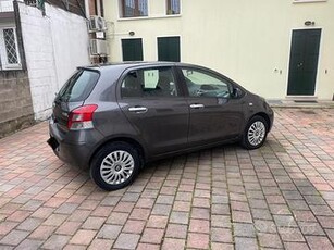 Toyota Yaris 1.0 5 porte 112000km ok neopatentati